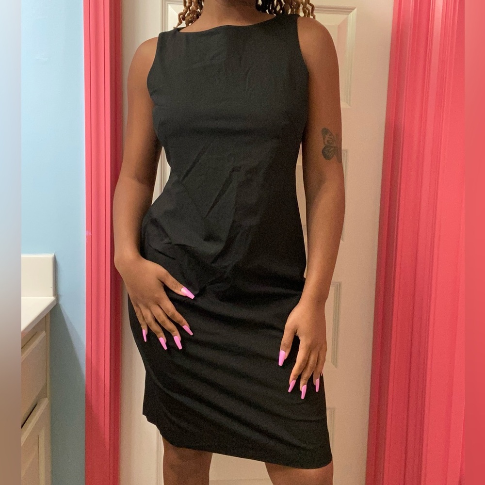 Elegant Black Sleeveless Dress 🖤